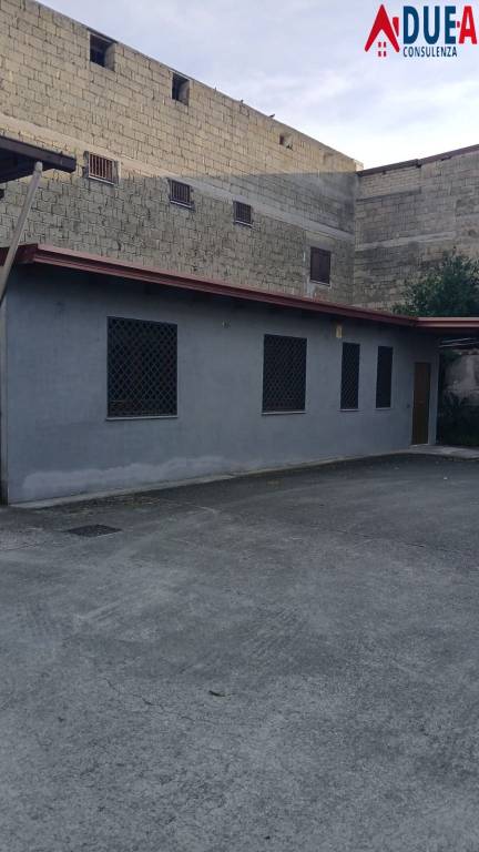 locale commerciale in affitto a Gricignano di Aversa