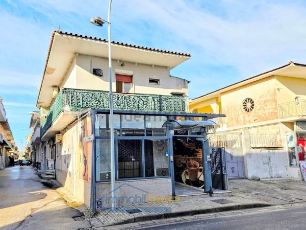 locale commerciale in affitto a Lusciano