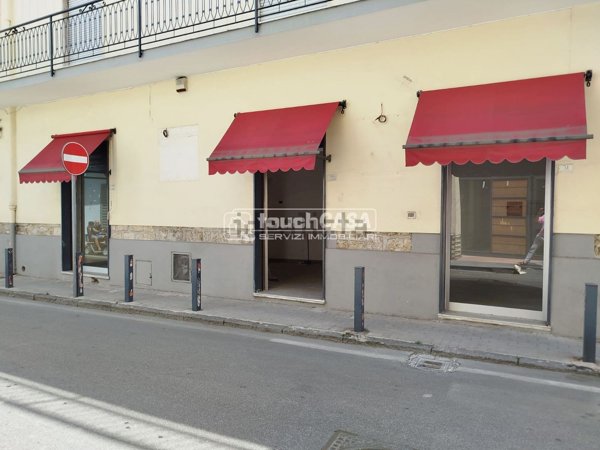 locale commerciale in affitto a Lusciano