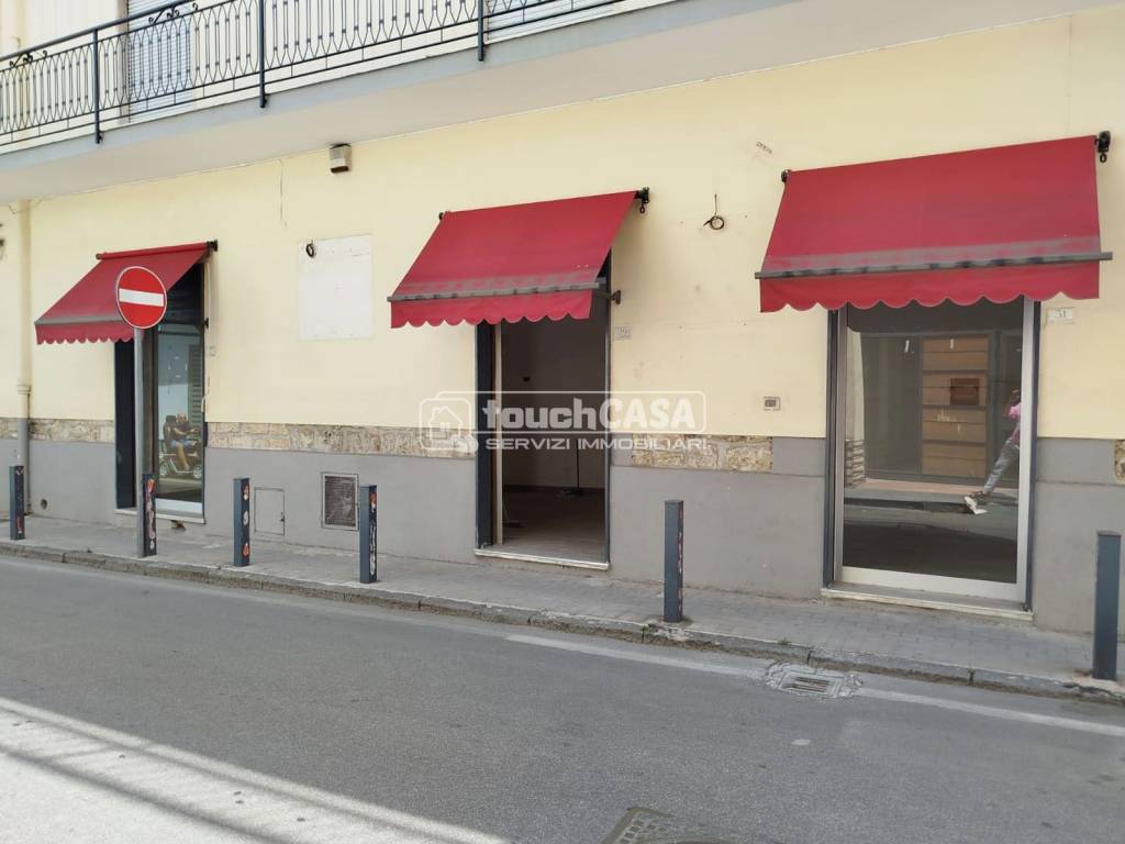 negozio in affitto a Lusciano