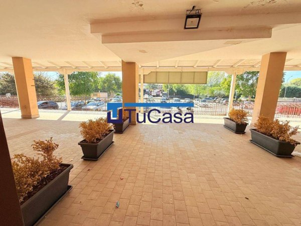 negozio in affitto a Lusciano