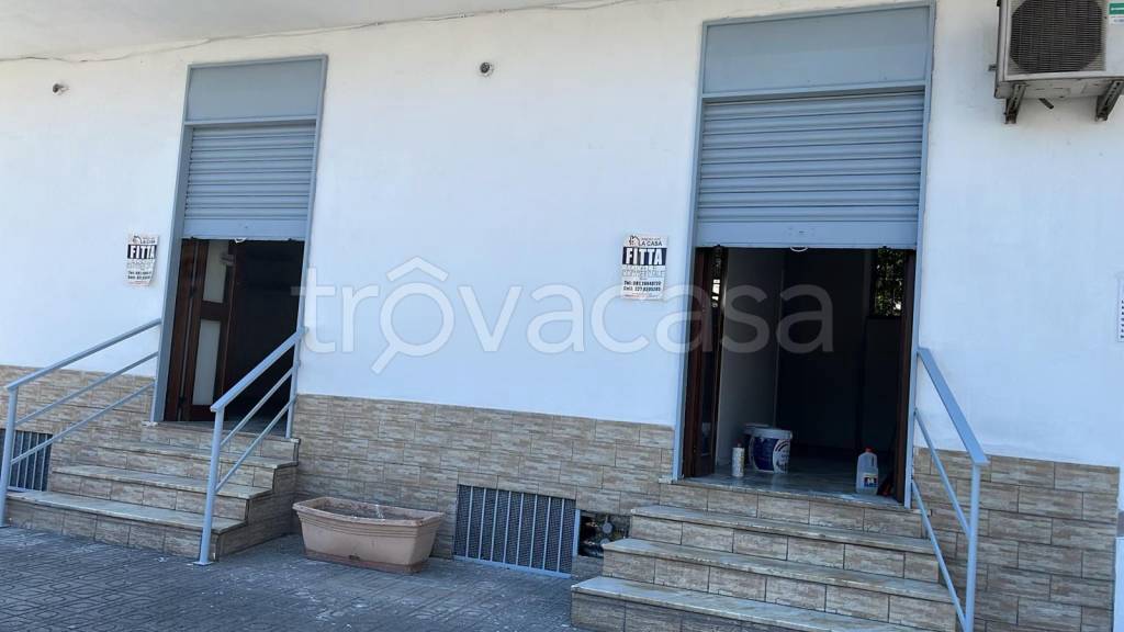 negozio in affitto a Lusciano