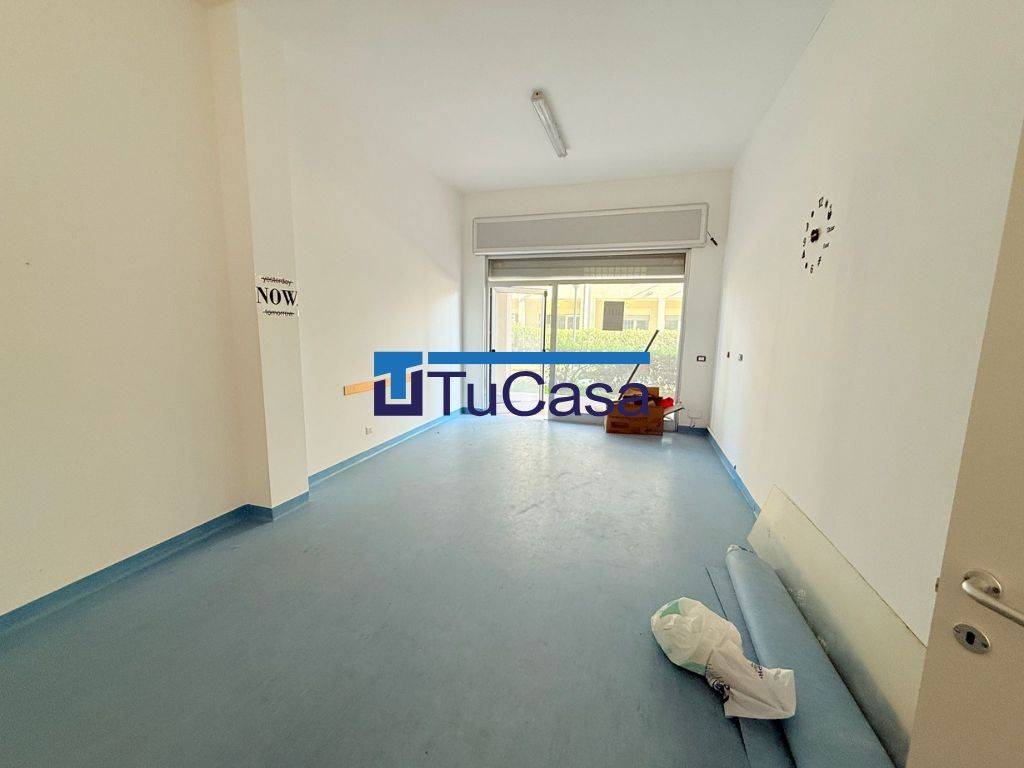 negozio in affitto a Lusciano