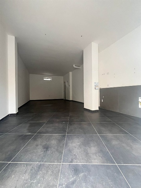 locale commerciale in affitto a Lusciano