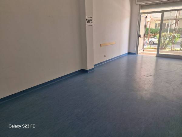 negozio in affitto a Lusciano