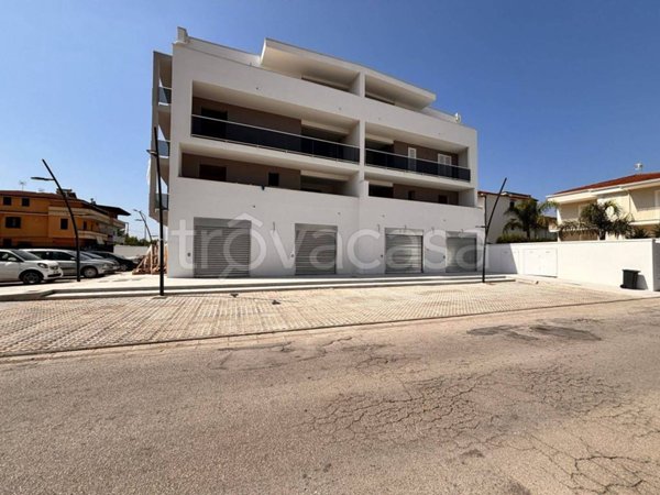 negozio in affitto a Lusciano