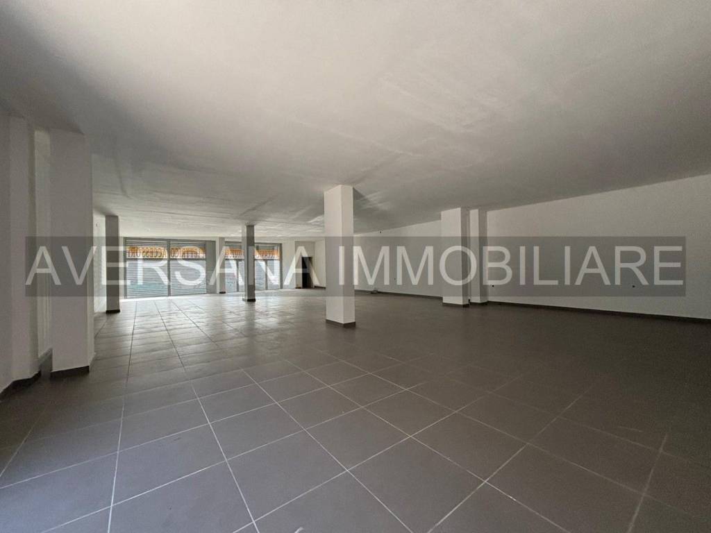 negozio in affitto a Lusciano