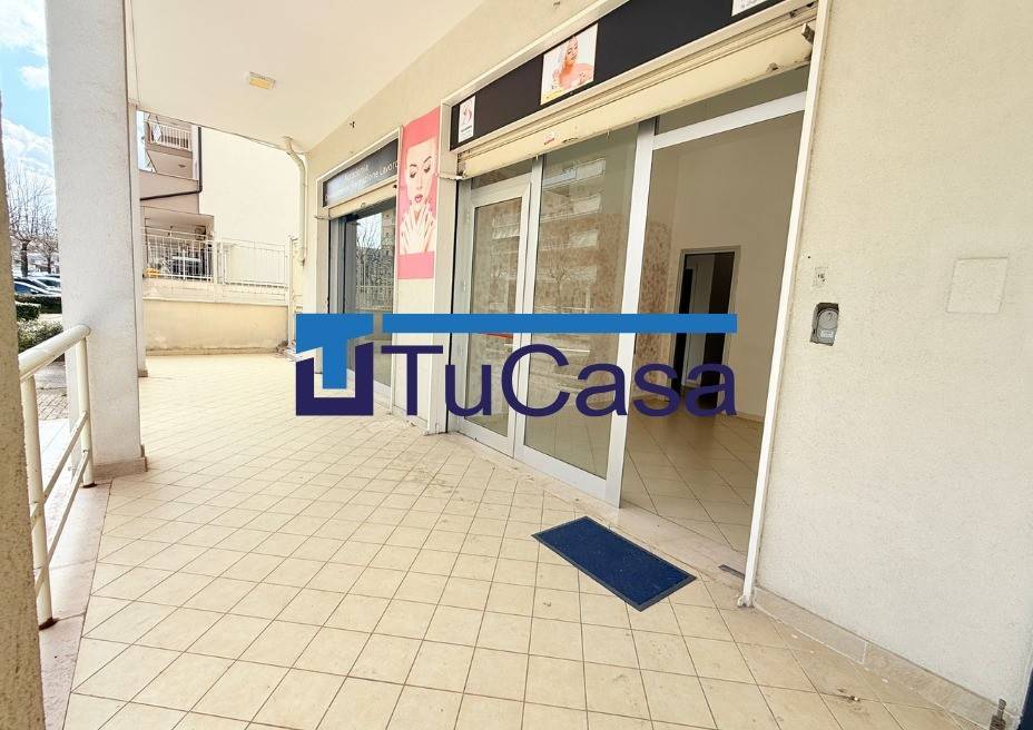 negozio in affitto a Lusciano