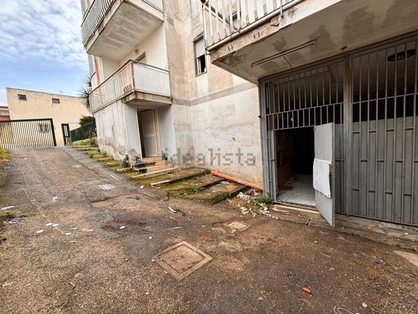 locale commerciale in affitto a Lusciano