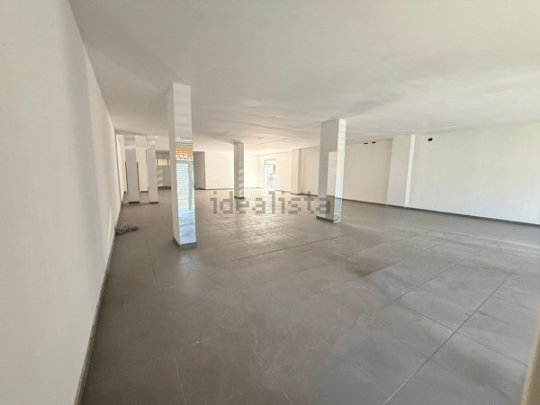 locale commerciale in affitto a Lusciano