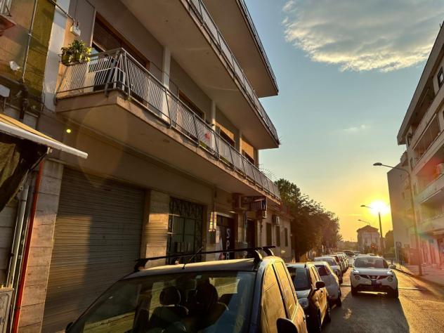 negozio in affitto a Maddaloni