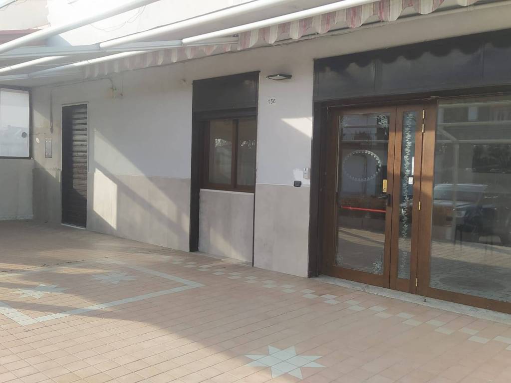 ufficio in affitto a Maddaloni in zona Montedecoro