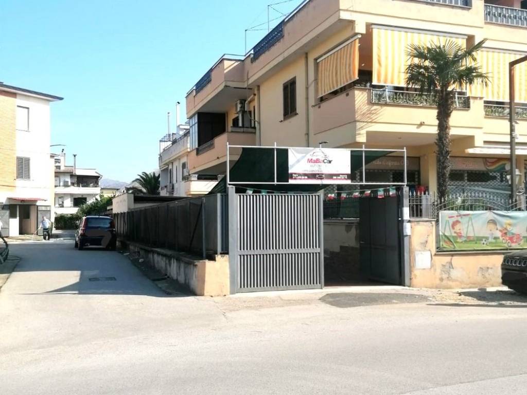 locale commerciale in affitto a Maddaloni