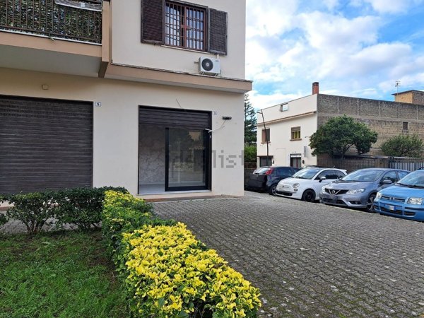 locale commerciale in affitto a Maddaloni