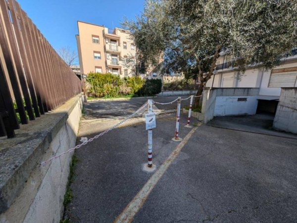 locale commerciale in affitto a Maddaloni