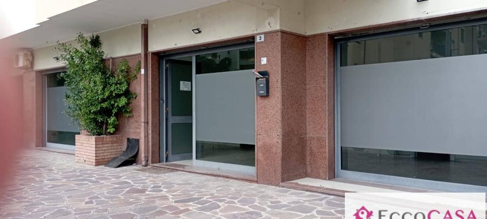 locale commerciale in affitto a Maddaloni