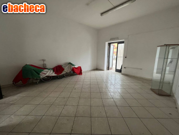 locale commerciale in affitto a Maddaloni