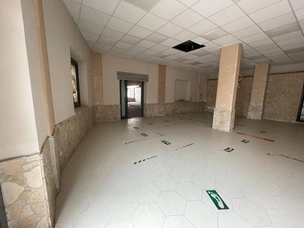 negozio in affitto a Maddaloni