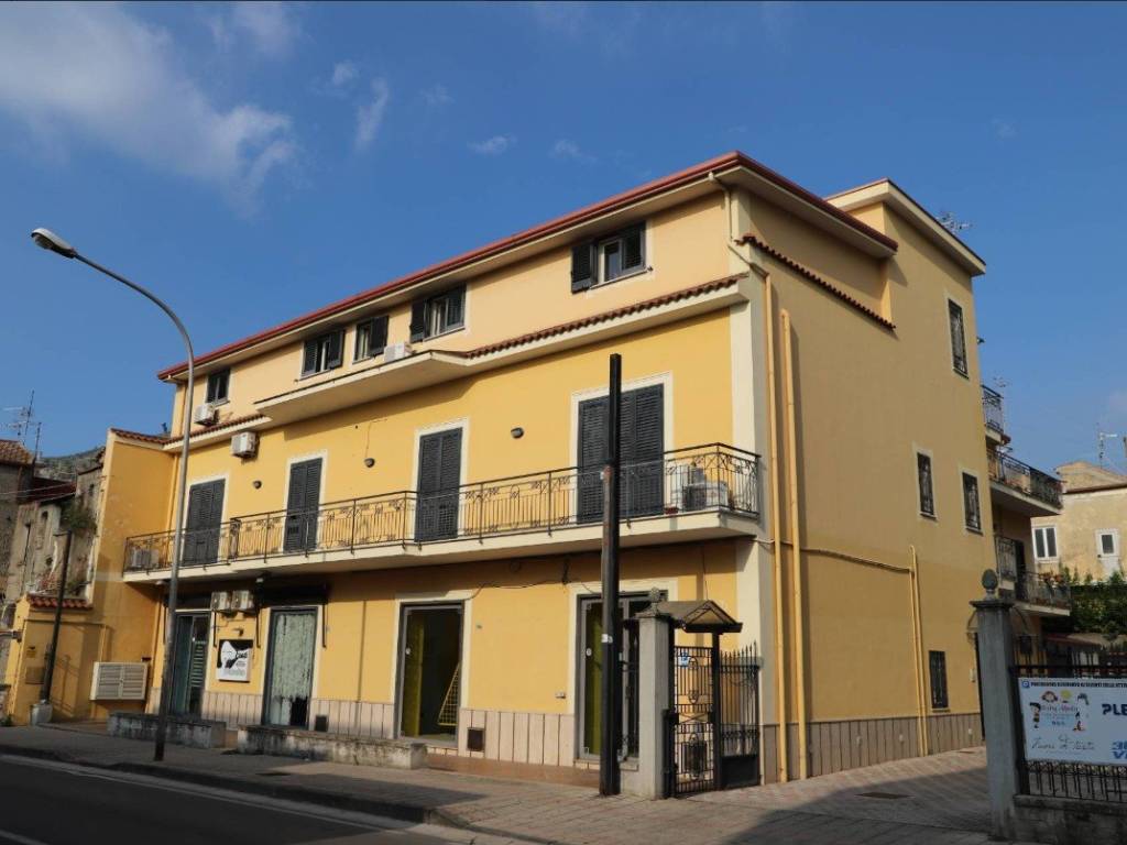 negozio in affitto a Maddaloni