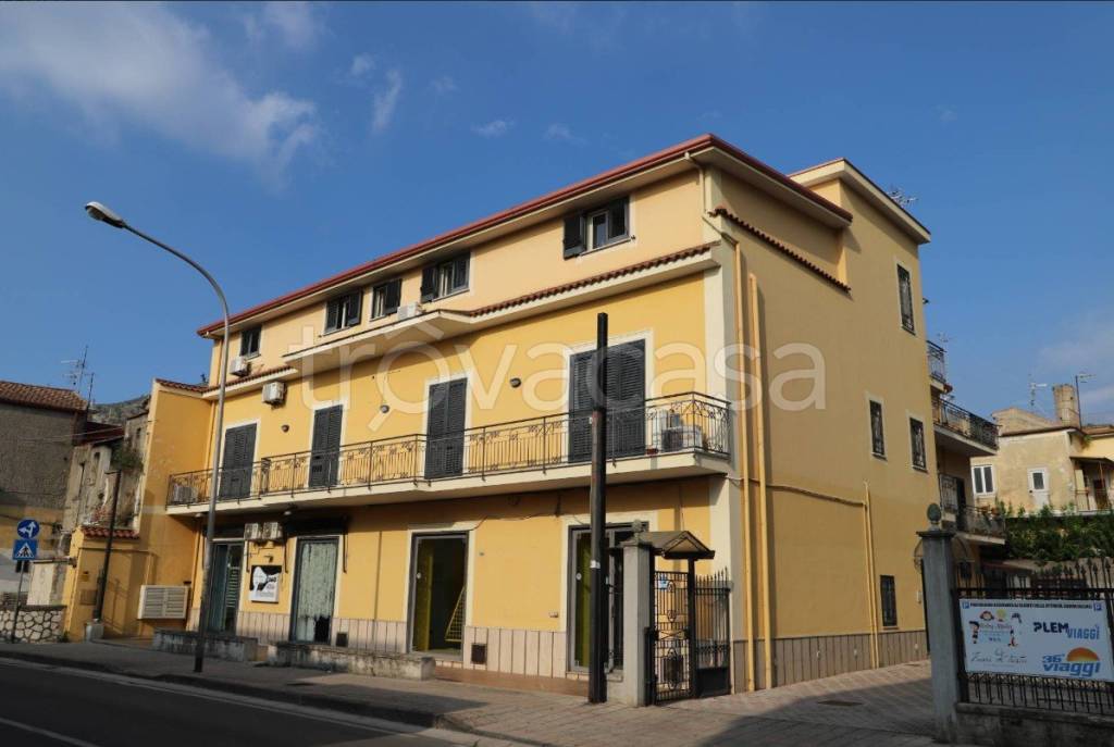 negozio in affitto a Maddaloni