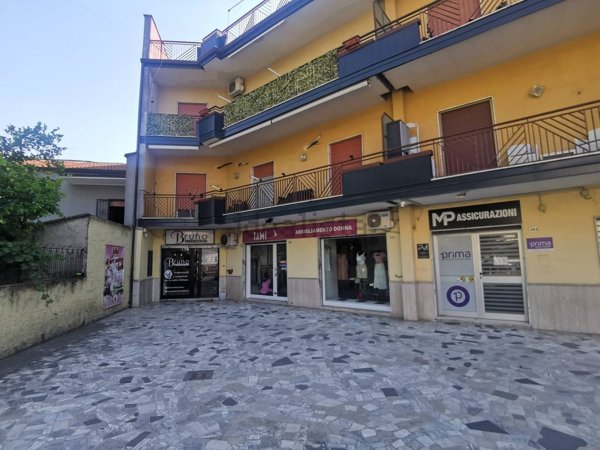 locale commerciale in affitto a Maddaloni
