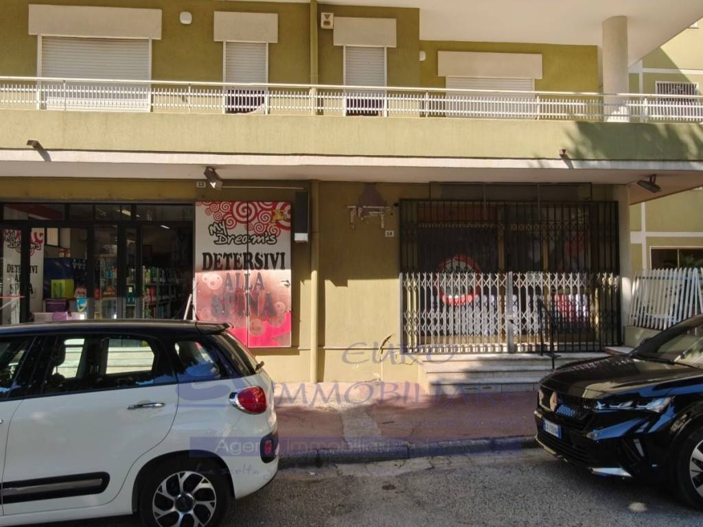 negozio in affitto a Maddaloni