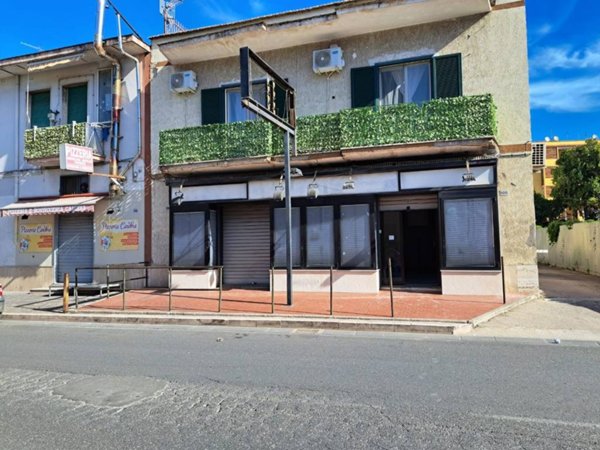 negozio in affitto a Maddaloni