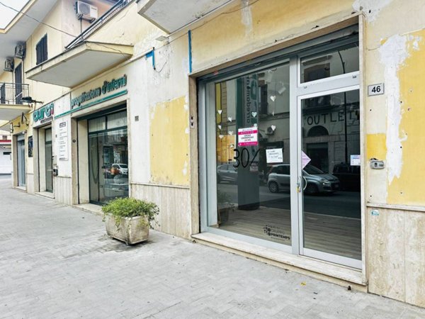 negozio in affitto a Maddaloni