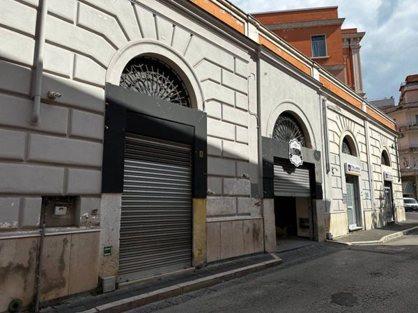 negozio in affitto a Maddaloni
