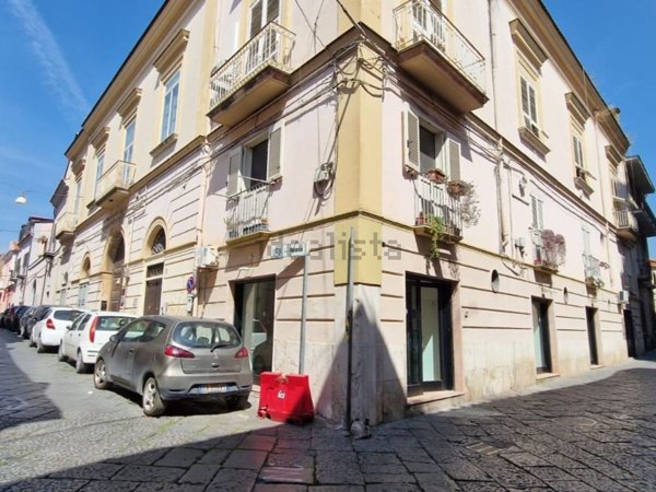 locale commerciale in affitto a Maddaloni