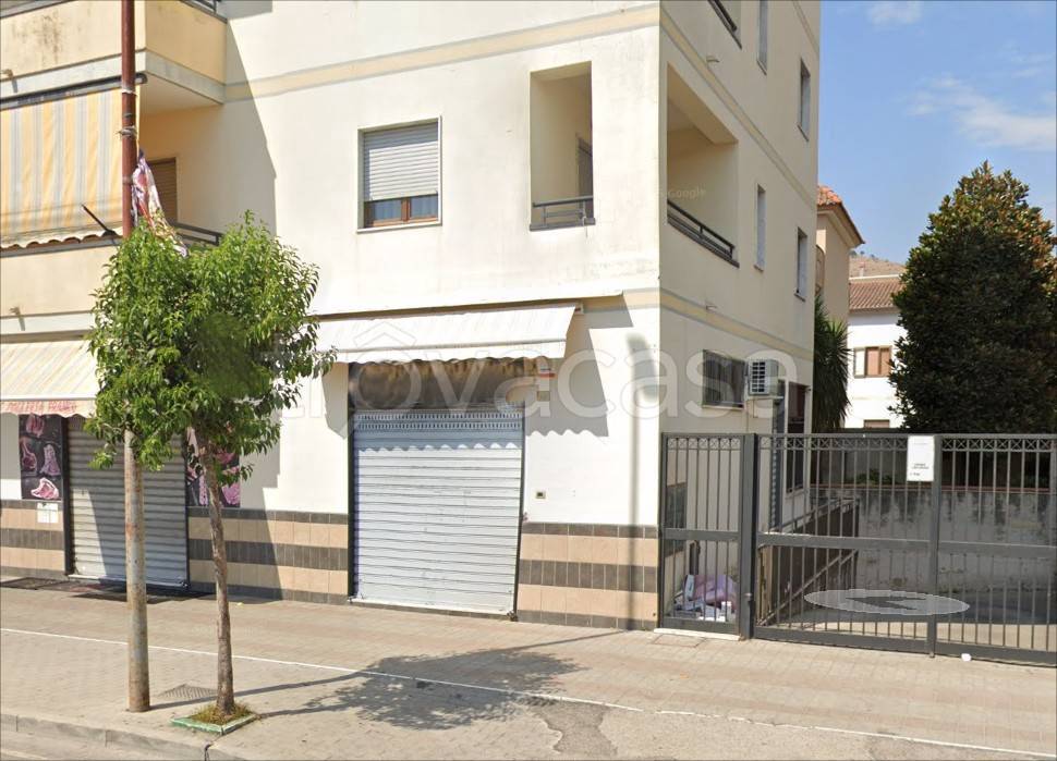 negozio in affitto a Maddaloni