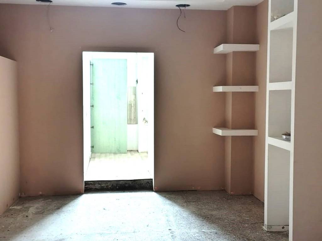 negozio in affitto a Maddaloni