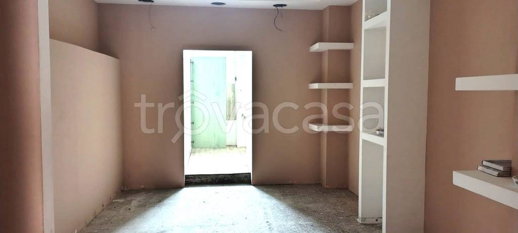 negozio in affitto a Maddaloni