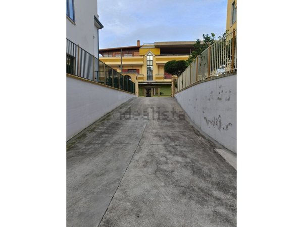 locale commerciale in affitto a Maddaloni