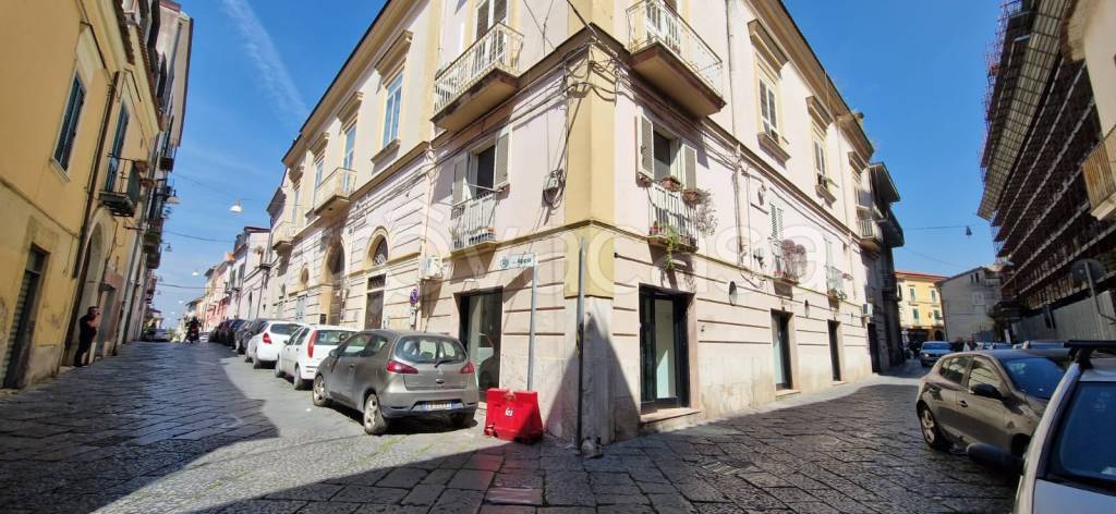 negozio in affitto a Maddaloni
