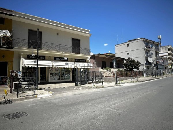 locale commerciale in affitto a Maddaloni