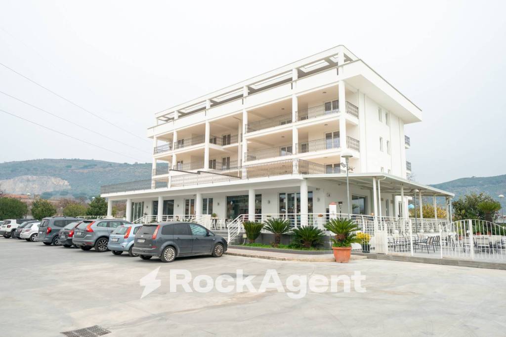 locale commerciale in affitto a Maddaloni