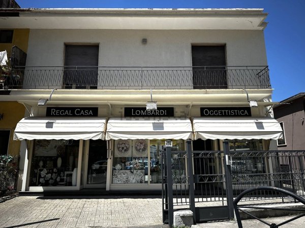 locale commerciale in affitto a Maddaloni