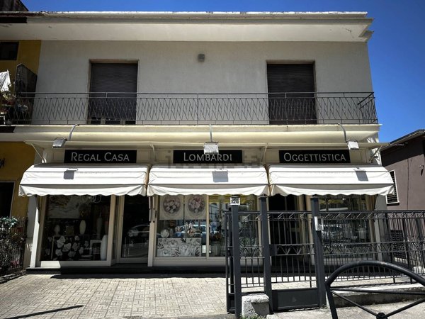 locale commerciale in affitto a Maddaloni