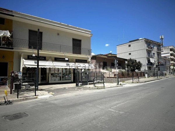 locale commerciale in affitto a Maddaloni