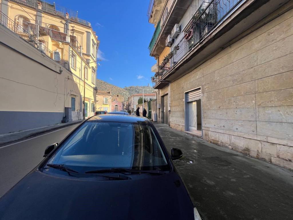 negozio in affitto a Maddaloni