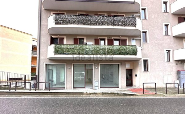 locale commerciale in affitto a Maddaloni