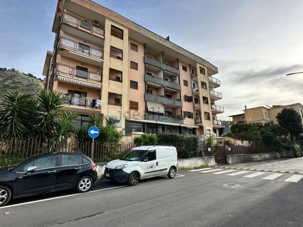 locale commerciale in affitto a Maddaloni