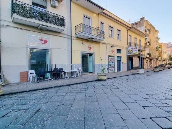 negozio in affitto a Maddaloni
