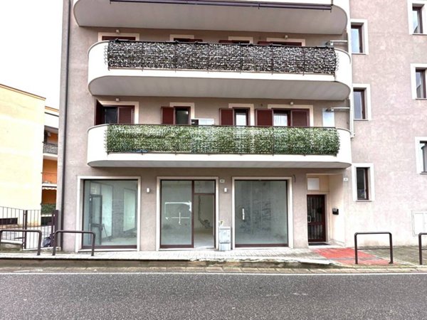 negozio in affitto a Maddaloni