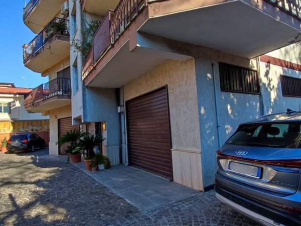 negozio in affitto a Maddaloni