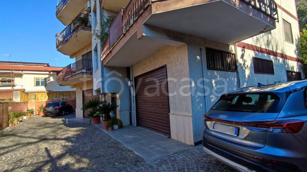 negozio in affitto a Maddaloni