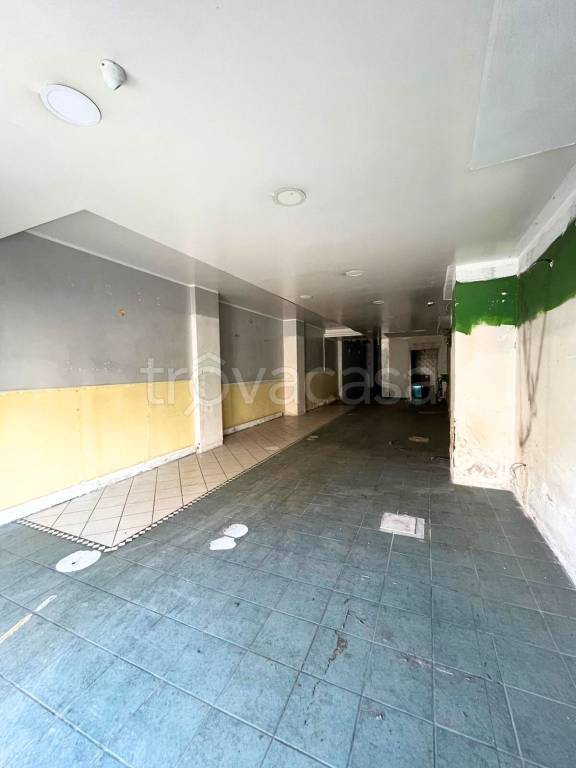 negozio in affitto a Maddaloni