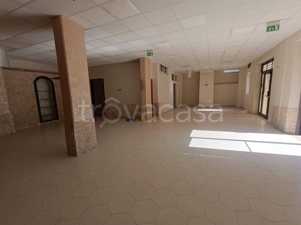negozio in affitto a Maddaloni