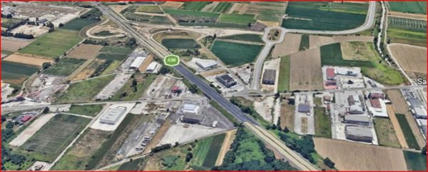 locale commerciale in affitto a Maddaloni